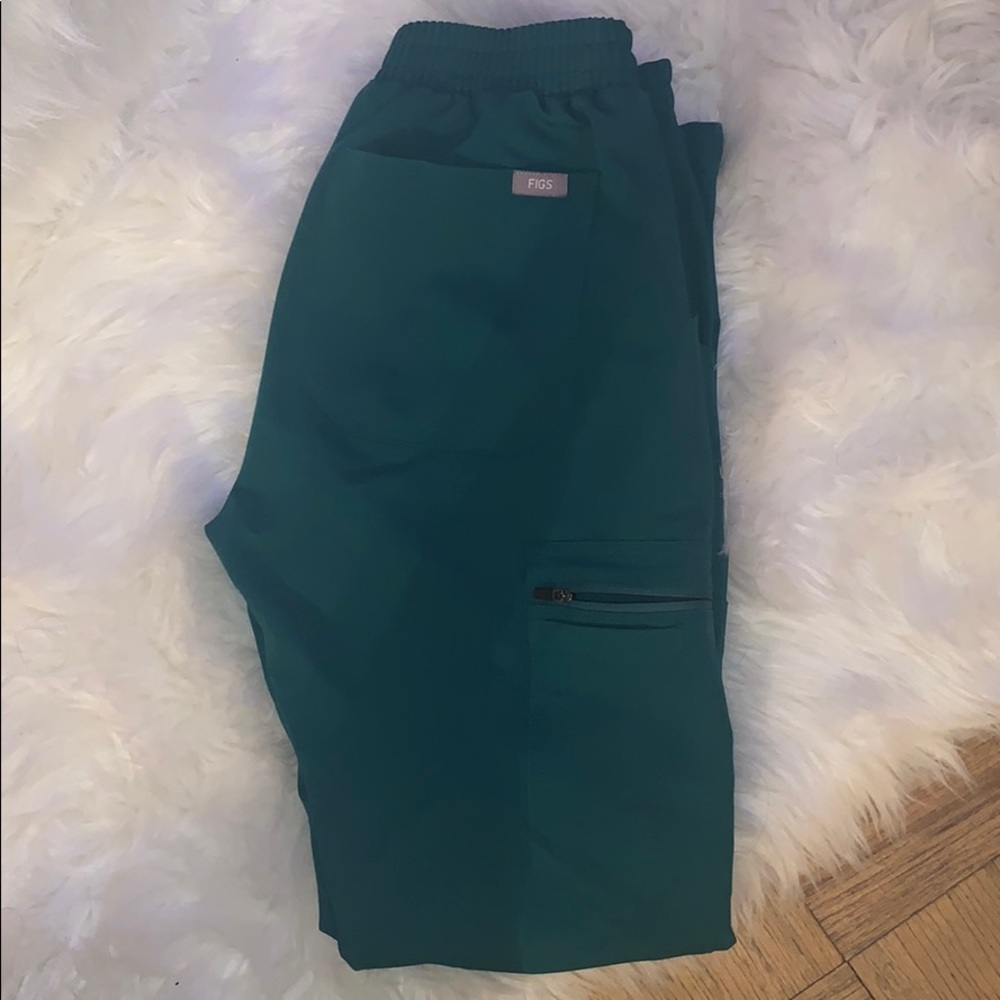 WearFigs hunter screen scrub pants